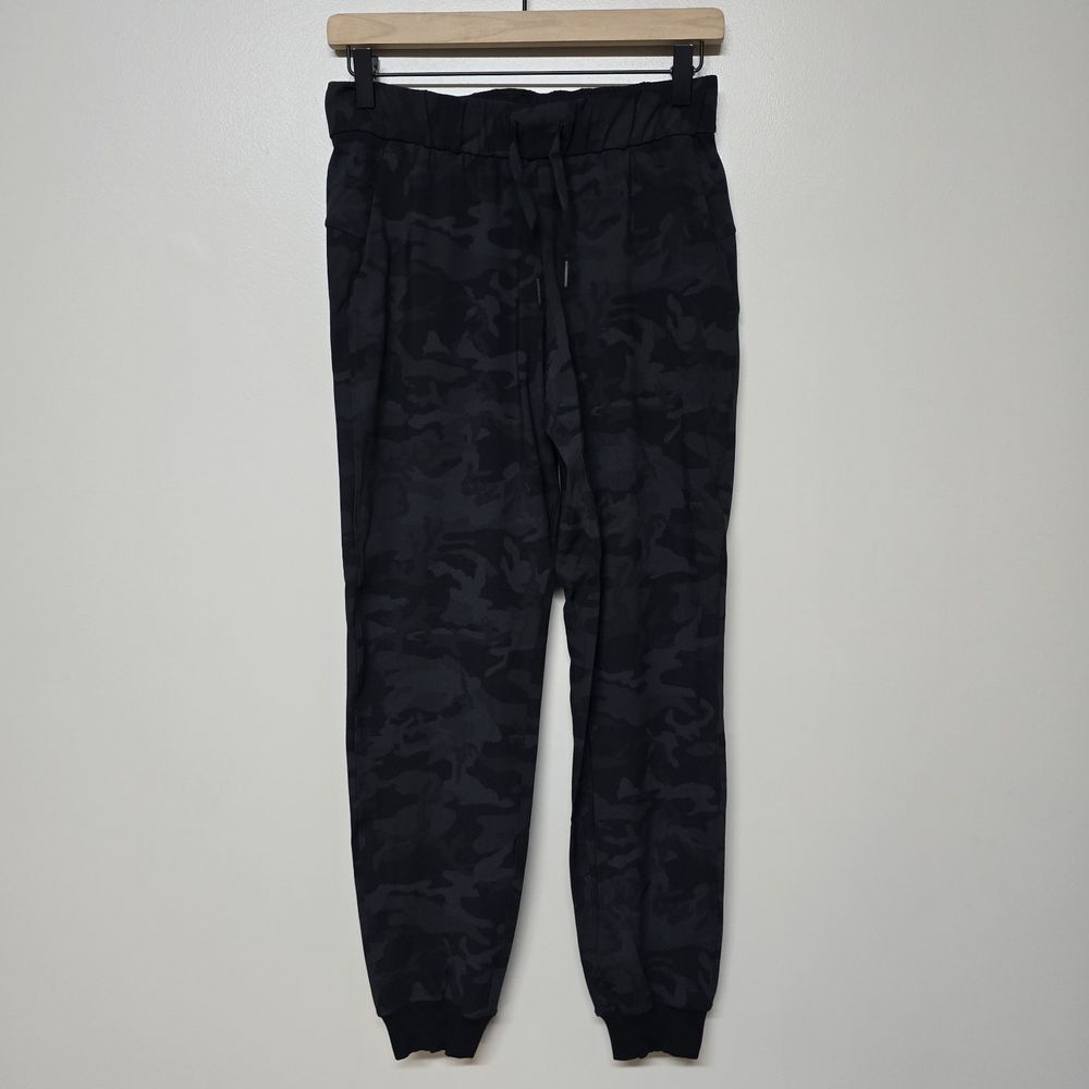 Lululemon Stretch HR Jogger Sz 4 Color Black Camo